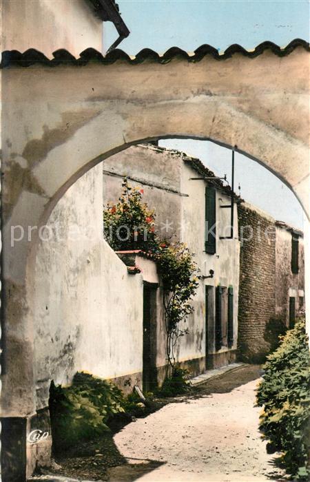 Les Portes-en-Re Une jolie ruelle