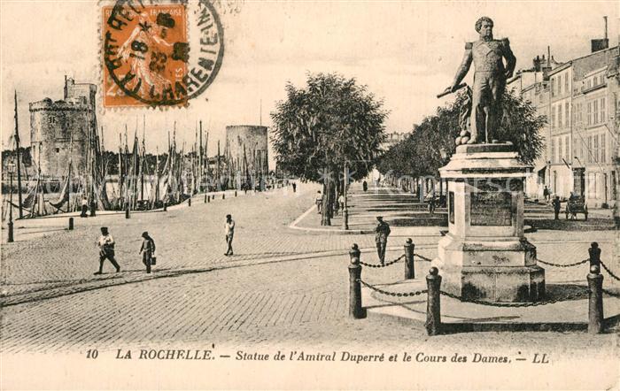 La Rochelle Charente-Maritime Statue de l’Amiral Duperre et le Cours des Dames