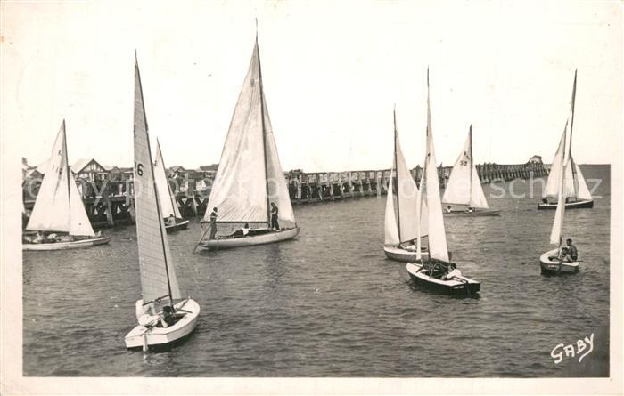 Ouistreham Regatiers sortant du Port