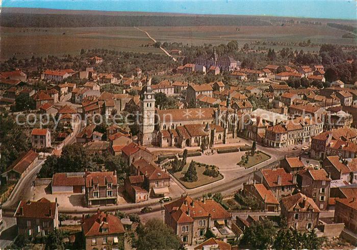 Etain Eglise et le Monument aux Morts Vue aer