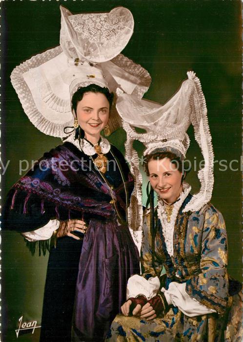 Normandie Region Costumes de la bourgeoise rurale du sud de la Manche Coiffe La