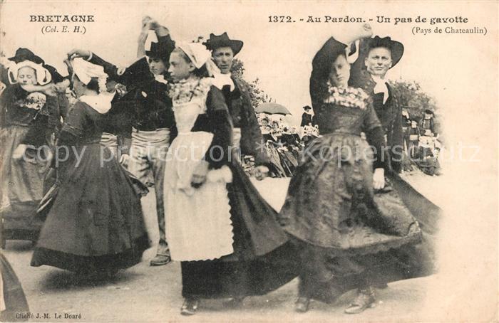 Chateaulin Au Pardon Un pas de gavotte Costumes Danse Folklore Trachten