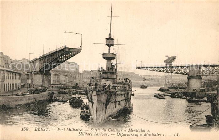 Brest 29 Port Militaire Sortie du Croiseur Montcalm Pont