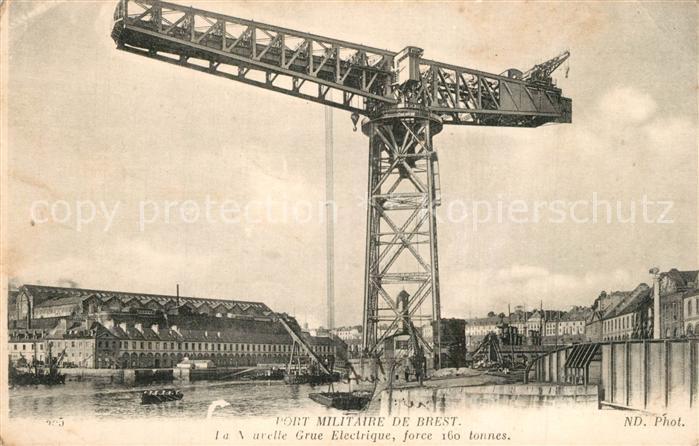 Brest 29 Nouvelle grue électrique Port militaire