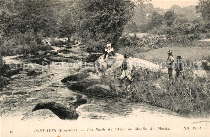 Pont-Aven Les bords de l'Aven au Moulin du Plessi