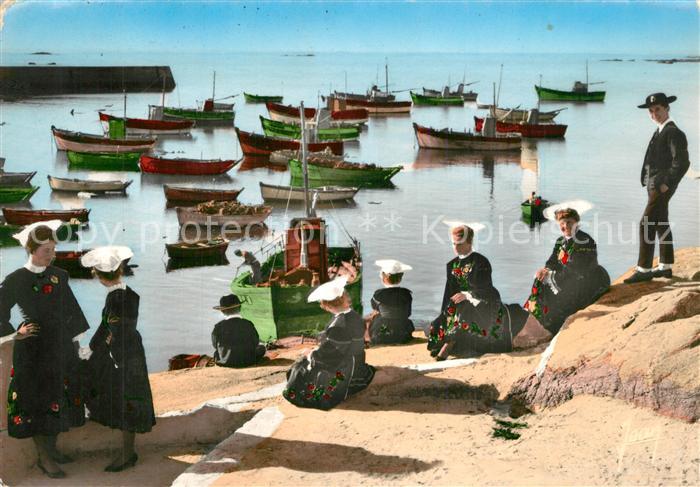 Kerroch Lorient 56 Bretagne Costumes et coiffes petit port de pêche