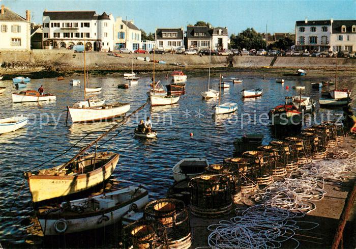 Quiberon Morbihan Petit port sur la Côte Sauvage Bateaux de pêche