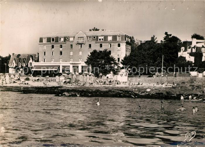 Concarneau Finistere Plage et Hôtel de Cornouailles