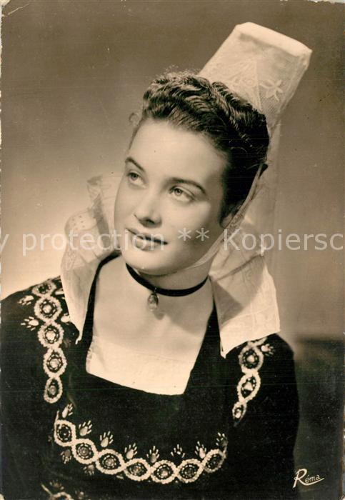 Quimper Costume de Bretagne Trachten