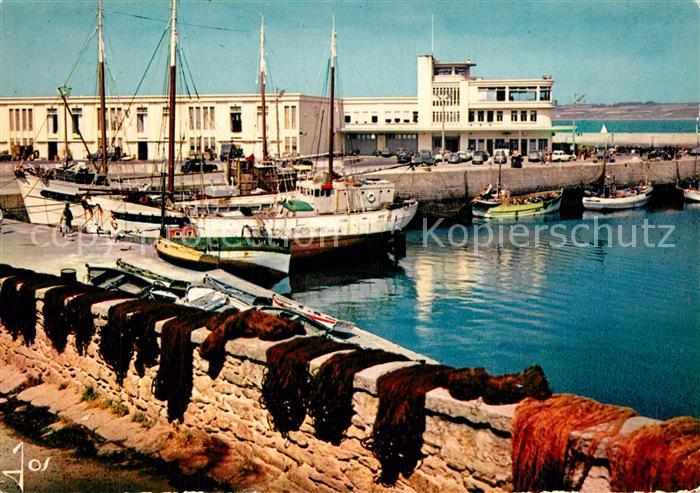 Douarnenez Le port et la criée Bateaux de pêche