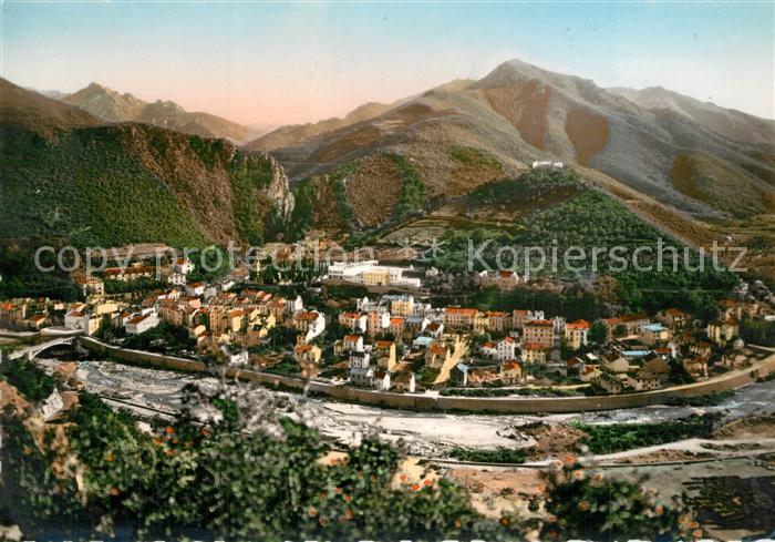 Amelie-les-Bains-Palalda Vue d ensemble au fond Gorges du Mondony