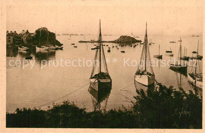 Loguivy-de-la-Mer Entree du Port