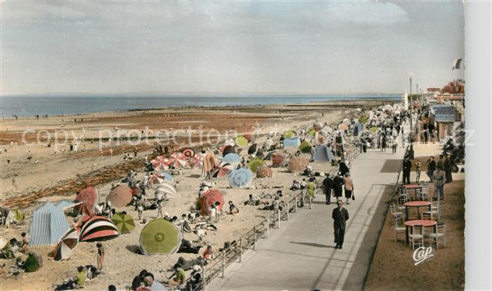 Luc-sur-Mer Vue generale de la Plage
