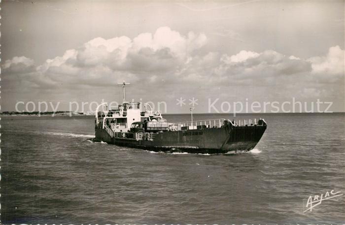 Ile d Oleron Bac faisant la Traversee du Chapus