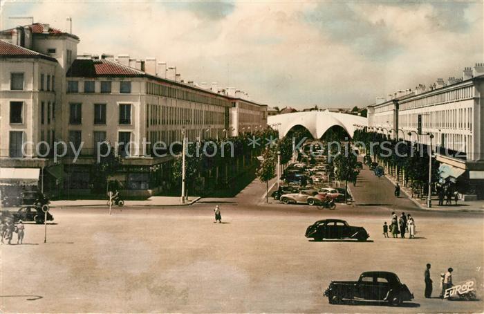 Royan 17 Avenue Aristide Briand et le marche couvert
