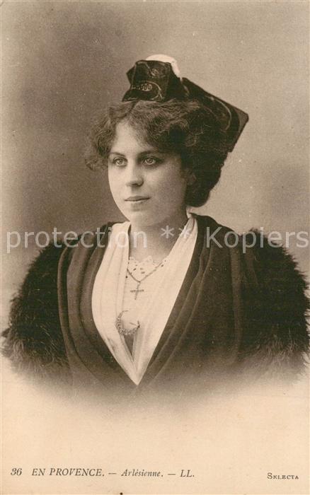 Arles Bouches-du-Rhone Arlesienne