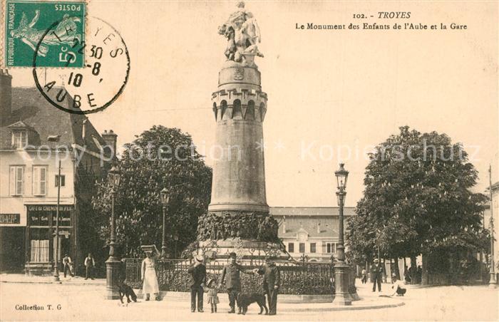 Troyes Aube Le Monument des Enfants de l’Aube et la Gare