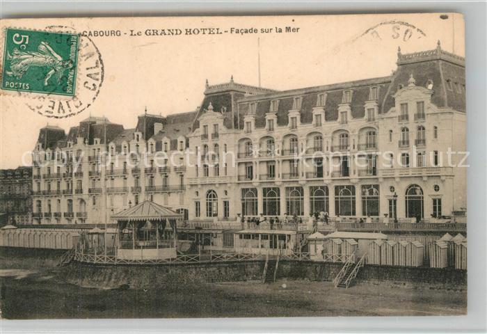 Cabourg Le Grand Hotel Facade sur la Mer