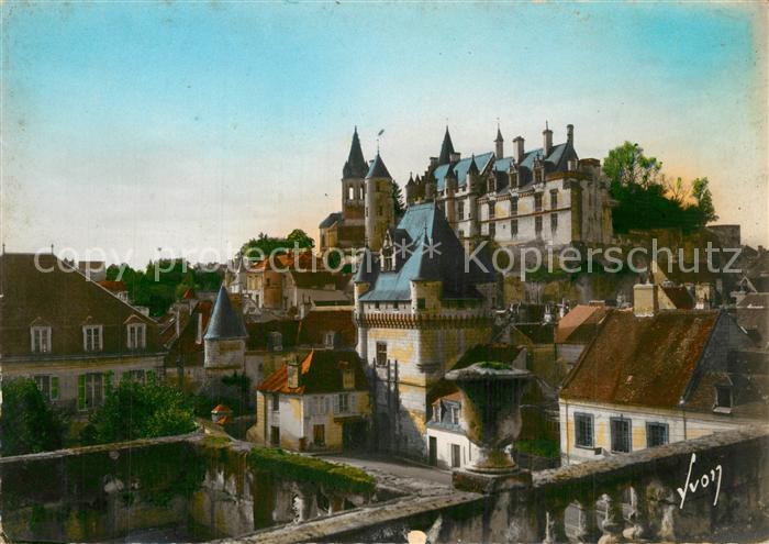 Loches Indre et Loire La porte des Cordeliers et le chateau royal