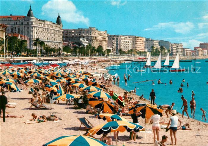 Cannes Alpes-Maritimes La plage et les grands Hotels