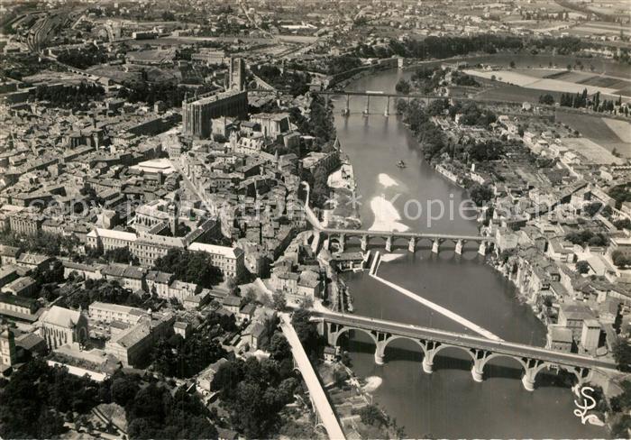 Albi Tarn La Basilique Sainte Cecile et le Palais de la Berbie