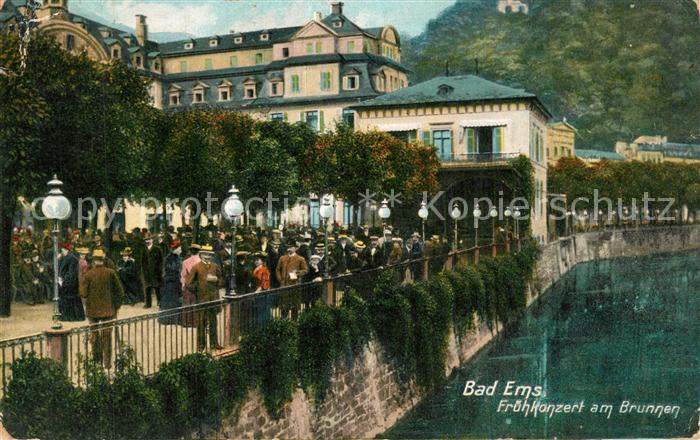 Bad Ems Fruehkonzert am Brunnen