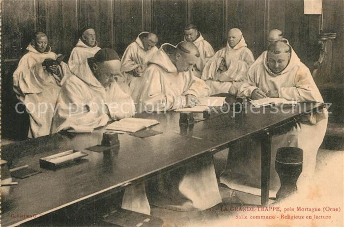 Mortagne-au-Perche La Grande Trappe Salle commune Religieu