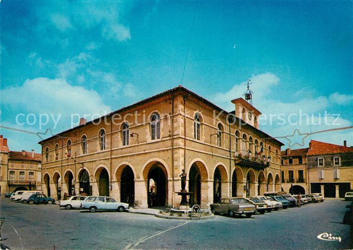 Fleurance La mairie la place