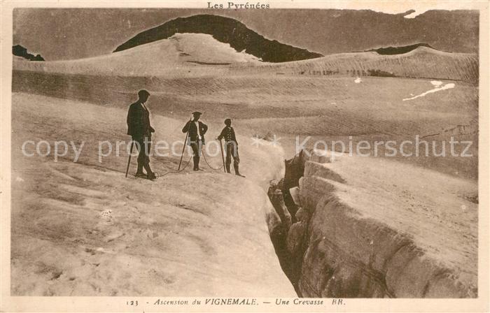 Cauterets Ascension du Vignemale Crevasse
