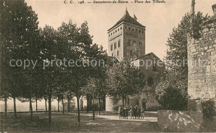 Sauveterre-de-Bearn Place des Tilleuls