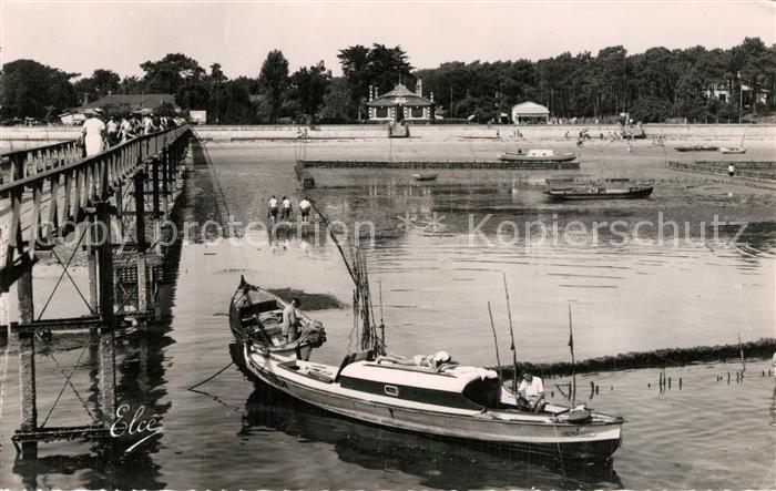 Cap-Ferret Lege-Cap-Ferret 33 Gironde Le ponton et la plage bateau