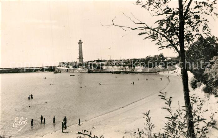 Saint-Georges-de-Didonne Phare Baignade a la plage du port