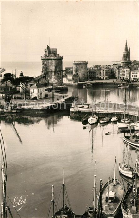 La Rochelle Charente-Maritime Vue du Bassin et les trois Tours