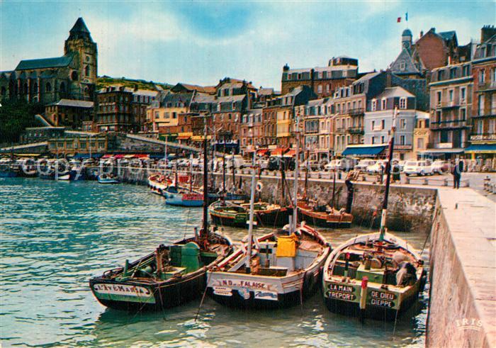 Le Treport Eglise Saint Jacques et les bateaux de pêche