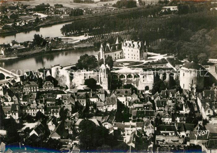 Amboise En avion au dessus des Chateaux de la L