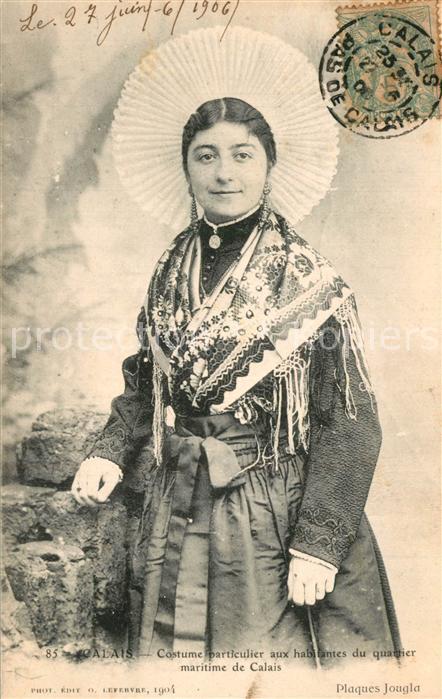 Calais Costume particulier aux habitantes du quartier maritime de Calais