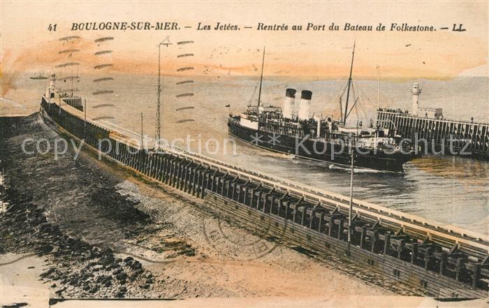 Boulogne-sur-Mer Les Jetees Rentree au Port du Bateau de Folkestone