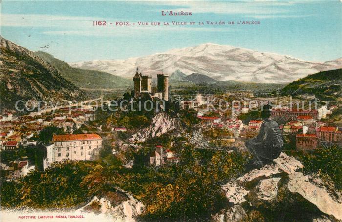 Foix Vue sur la Ville et la Vallee de l'Ariege