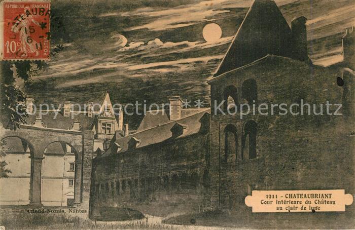 Chateaubriant Cour interieure du Chateau au clair de lune