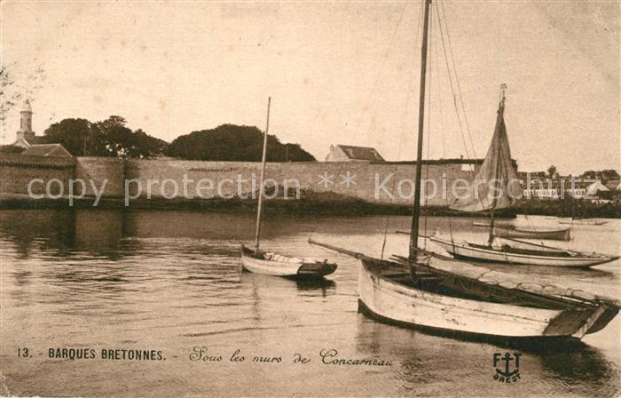 Concarneau Finistere Barques Bretonnes Sous les murs de Conc