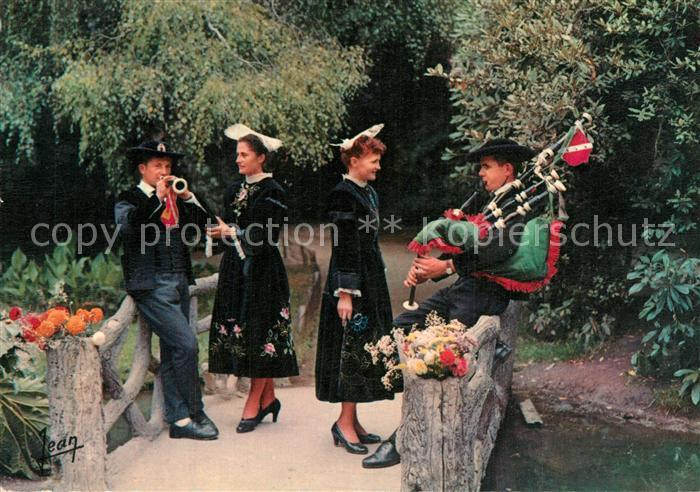 Lorient Morbihan Bretagne Costumes de Cleguer