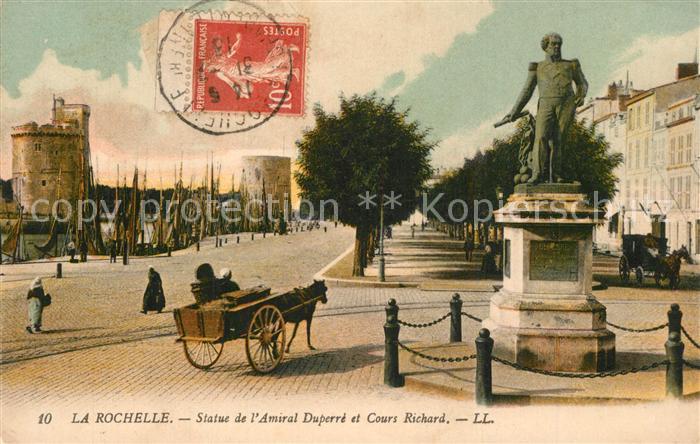 La Rochelle Charente-Maritime Statue de l'Amiral Cours Richard