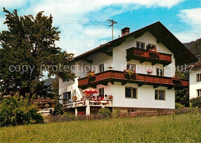Buehel Zillertal Gaestehaus Elisabeth im Sommer