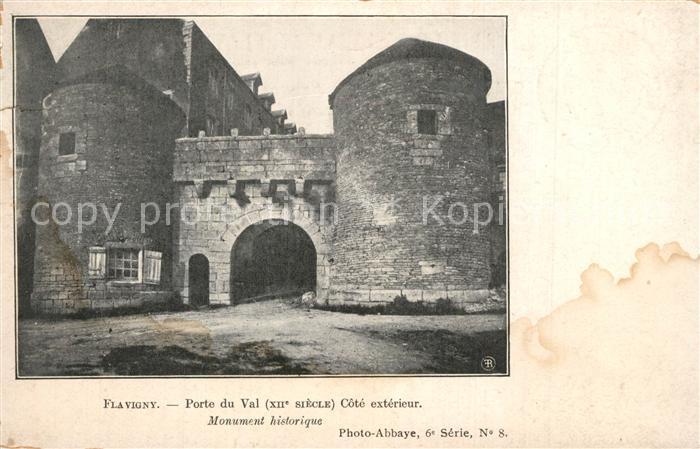 Flavigny-sur-Ozerain Porte du Val Cote exterieur Monument historique