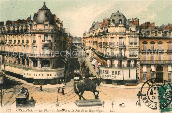 Orleans Loiret La Place du Martroi et la Rue de la Rep