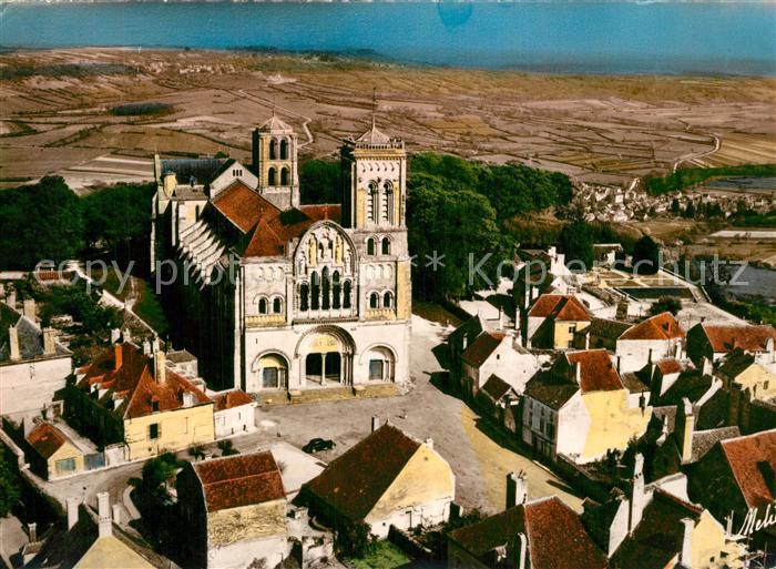 Vezelay Vue aerienne de la Basilique