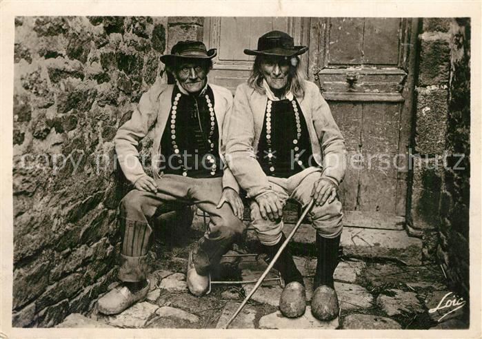 Le Faouet Morbihan Deux bons vieux du Faouet