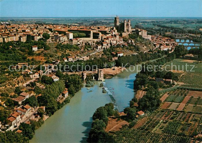 Beziers Vue aerienne La Cathedrale et les trois ponts sur l'Orb