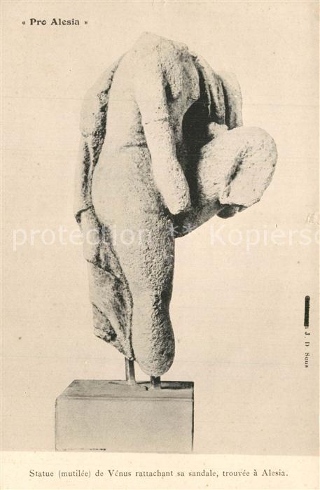 Alesia(Roman War) Alise-Sainte-Reine Statue mutilee de Venus rattachant sa s