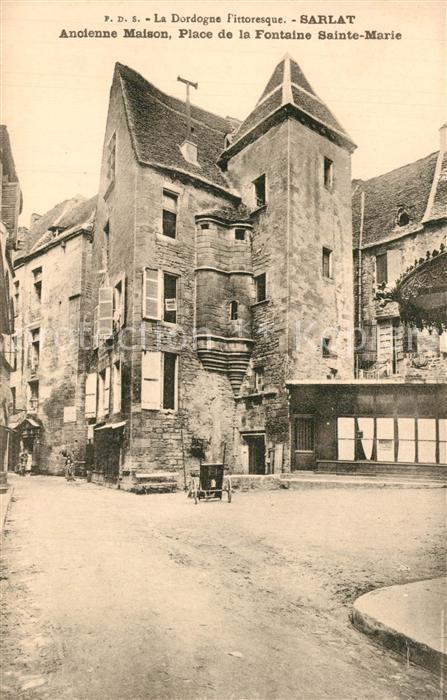 Sarlat-en-Perigord Ancienne Maison Place de la Fontaine Sainte Marie